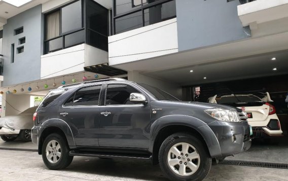 2011 Toyota Fortuner for sale in Quezon City -6