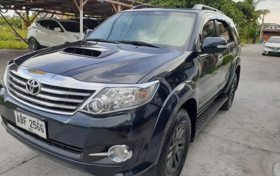 Selling Black Toyota Fortuner 2015 in Bacolor-2
