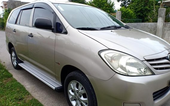 2011 Toyota Innova for sale in Cabatuan-5