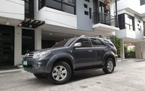 2011 Toyota Fortuner for sale in Quezon City -1