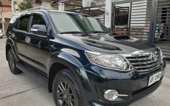 Selling Black Toyota Fortuner 2015 in Bacolor
