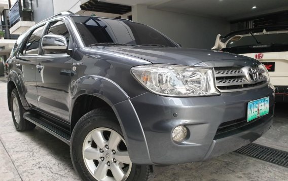 2011 Toyota Fortuner for sale in Quezon City -5