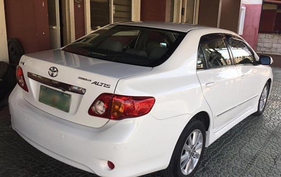 Selling Pearlwhite Toyota Altis 2010 in Angeles-4