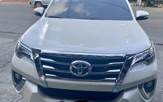 Pearlwhite Toyota Fortuner 2017 for sale in Las Pinas -1