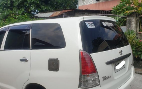 2010 Toyota Innova for sale in Pampanga -3