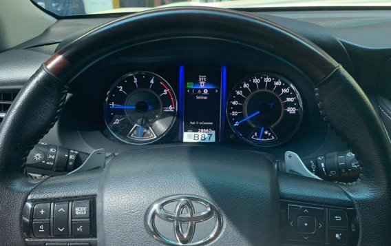 Pearlwhite Toyota Fortuner 2017 for sale in Las Pinas -4