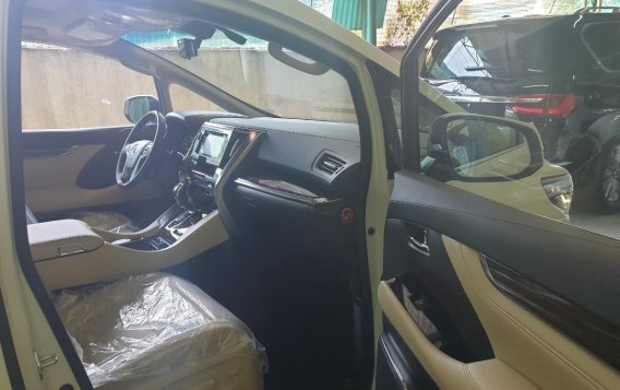 2019 Toyota Alphard for sale in Quezon City -5