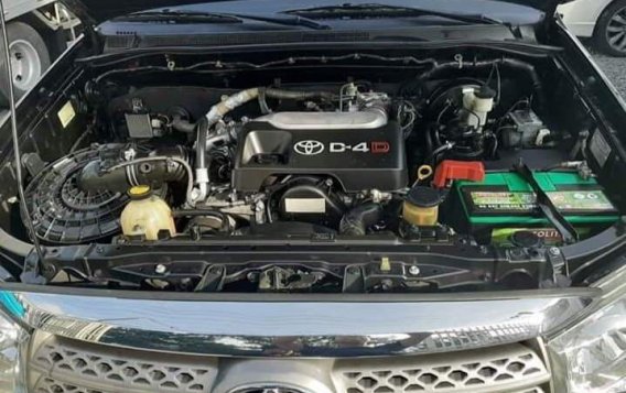Toyota Fortuner 2011 for sale in Quezon City -8