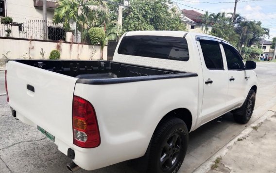 2008 Toyota Hilux for sale in Quezon City -4
