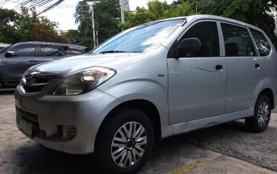2010 Toyota Avanza for sale in Quezon City -3