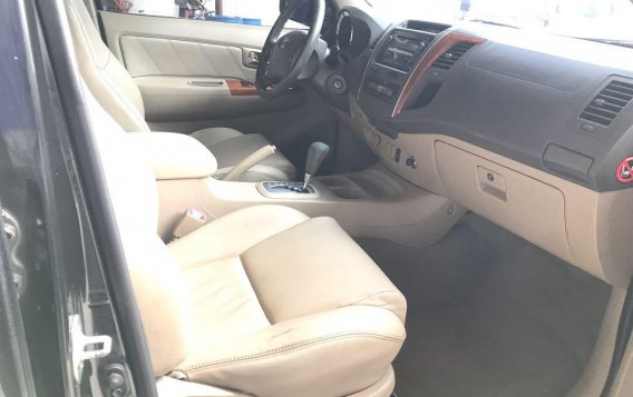 Toyota Fortuner 2011 for sale in Quezon City -6