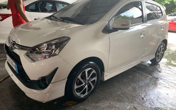 Sell White 2019 Toyota Wigo at 10000 km -1