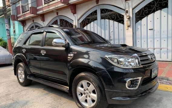 2011 Toyota Fortuner for sale in Manila-4