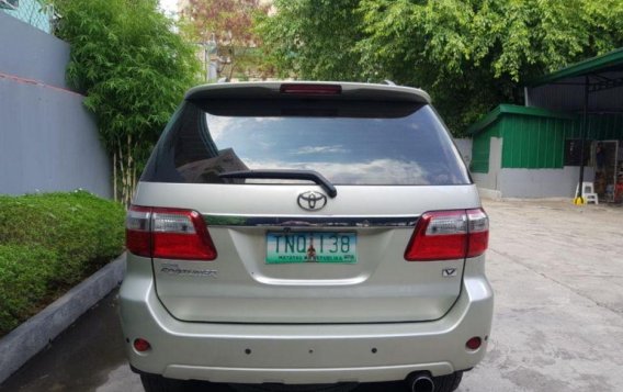 2011 Toyota Fortuner for sale in Quezon City-5