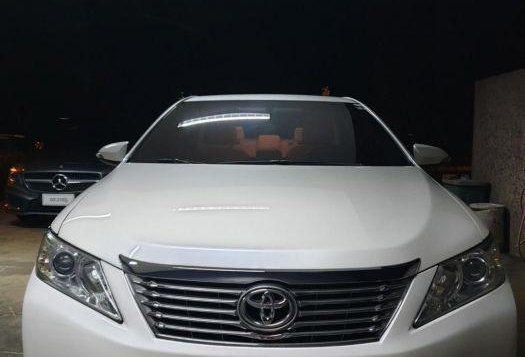 Selling Pearlwhite Toyota Camry 2012 in Quezon City