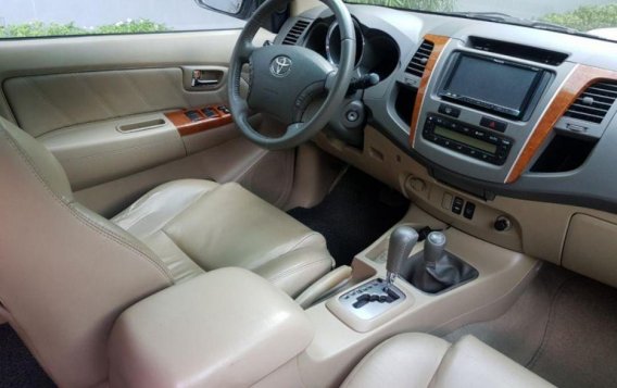 2011 Toyota Fortuner for sale in Quezon City-8