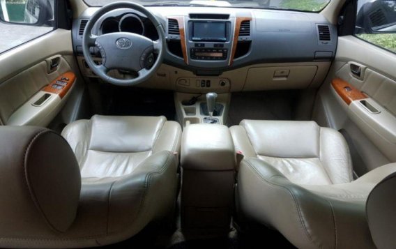 2011 Toyota Fortuner for sale in Quezon City-7