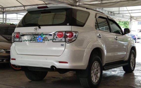 Sell Pearl White 2014 Toyota Fortuner in Manila-3