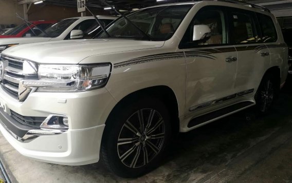 Brand New 2019 Toyota Land Cruiser for sale in Pasig -1