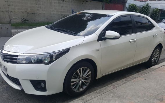 White 2014 Toyota Altis for sale in Quezon City-6