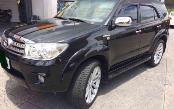 2010 Toyota Fortuner for sale in Manila-4