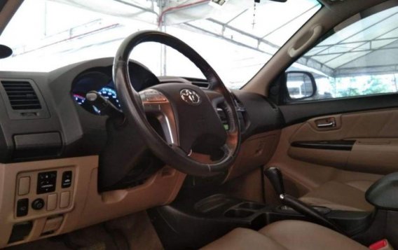 Sell Pearl White 2014 Toyota Fortuner in Manila-7
