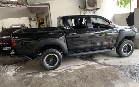 2016 Toyota Hilux at 10000 km for sale-3