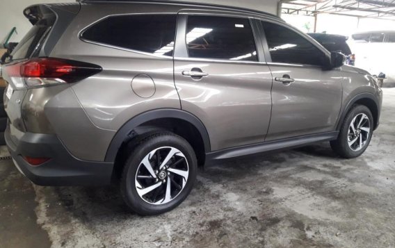 Selling Toyota Rush 2019 in Quezon City-1