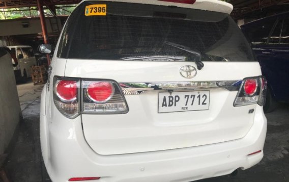 White Toyota Fortuner 2013 for sale in Quezon City-3