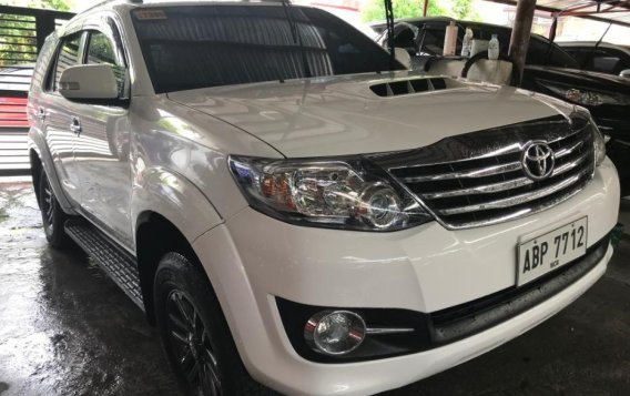 White Toyota Fortuner 2013 for sale in Quezon City