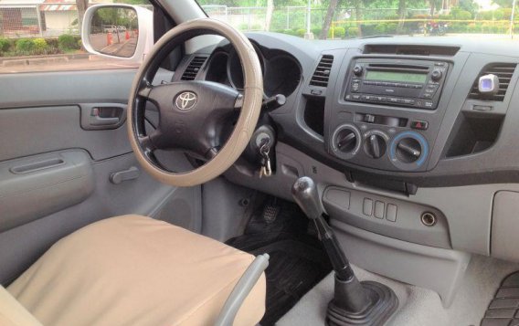 Selling Toyota Hilux 2011 Manual Diesel in Quezon -1