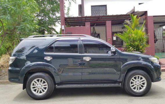 Selling Grey Toyota Fortuner 2013 Manual Diesel at 34000 km -2