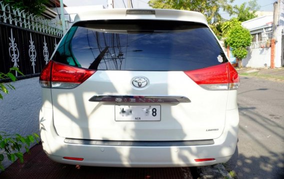 2014 Toyota Sienna for sale in Makati-1