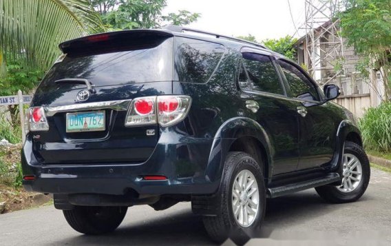 Selling Grey Toyota Fortuner 2013 Manual Diesel at 34000 km -1