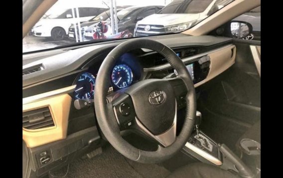 Sell 2015 Toyota Corolla Altis Sedan Automatic Gasoline at 45000 km -9