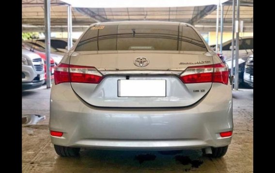 Sell 2015 Toyota Corolla Altis Sedan Automatic Gasoline at 45000 km -3
