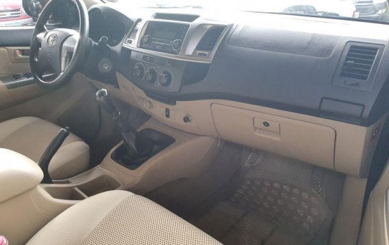 2015 Toyota Hilux for sale in Quezon City -4