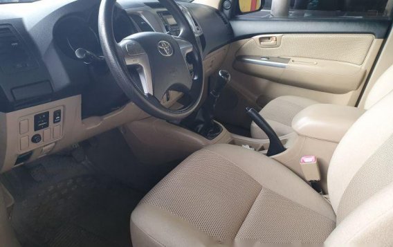 2015 Toyota Hilux for sale in Quezon City -3