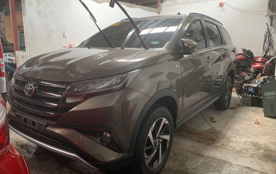 Selling Toyota Rush 2019 in Quezon City-1