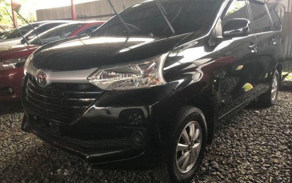 Selling Black Toyota Avanza 2018 at 6800 km -1