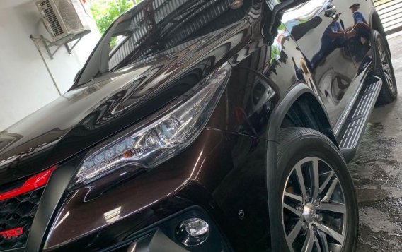 Brown Toyota Fortuner 2018 for sale in Quezon City-2