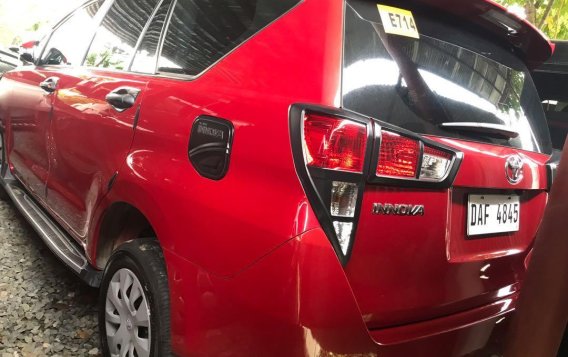 Selling Red Toyota Innova 2017 in Quezon City -2