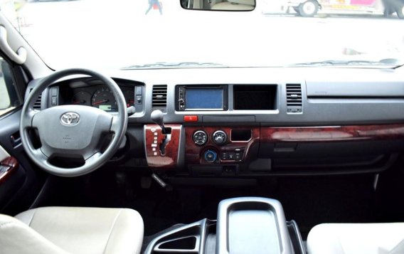 2017 Toyota Hiace for sale in Lemery-2