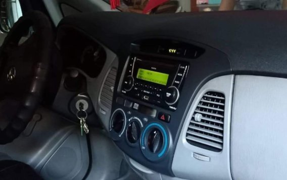 2010 Toyota Innova for sale in Quezon City-5