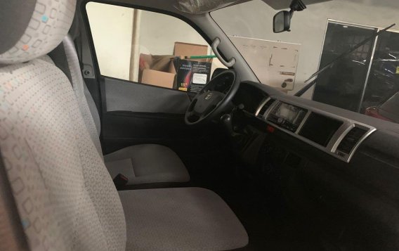 Selling Black Toyota Hiace 2018 Manual Diesel at 1900 km -6