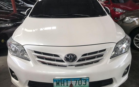 White Toyota Corolla Altis 2013 for sale in Quezon City -2
