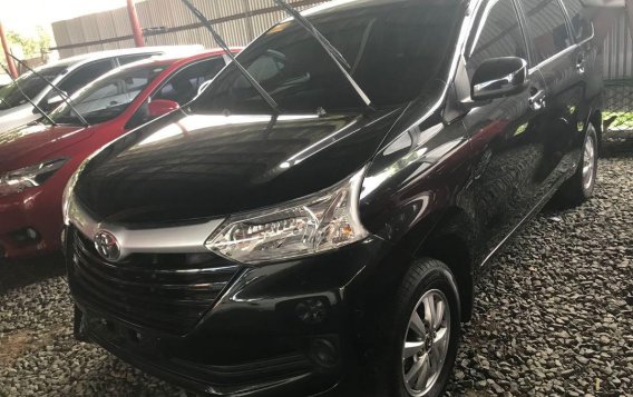 Selling Black Toyota Avanza 2018 at 6800 km -2