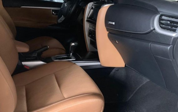 White Toyota Fortuner 2017 for sale in Quezon City-6