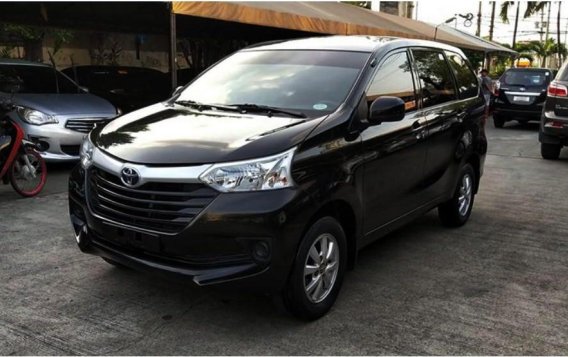 Black Toyota Avanza 2017 Automatic for sale-2