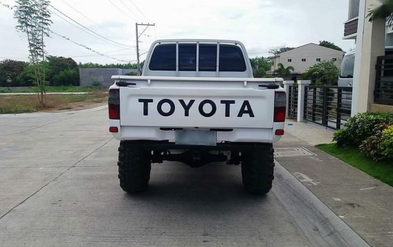 2000 Toyota Hilux for sale in San Fernando-3